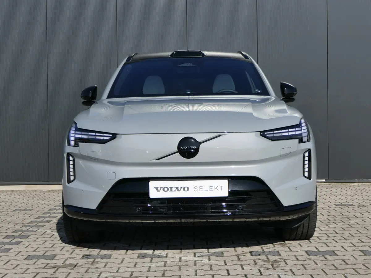 Twin Motor Performance Ultra 7p. 111 kWh | Bowers&Wilkins | Luchtvering | Tailored Wool | 22 Inch |Park-Assist Pakket