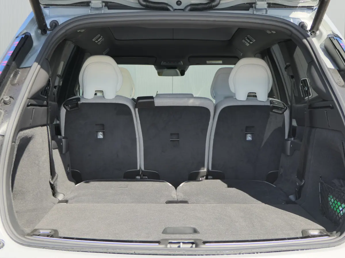 Twin Motor Performance Ultra 7p. 111 kWh | Bowers&Wilkins | Luchtvering | Tailored Wool | 22 Inch |Park-Assist Pakket