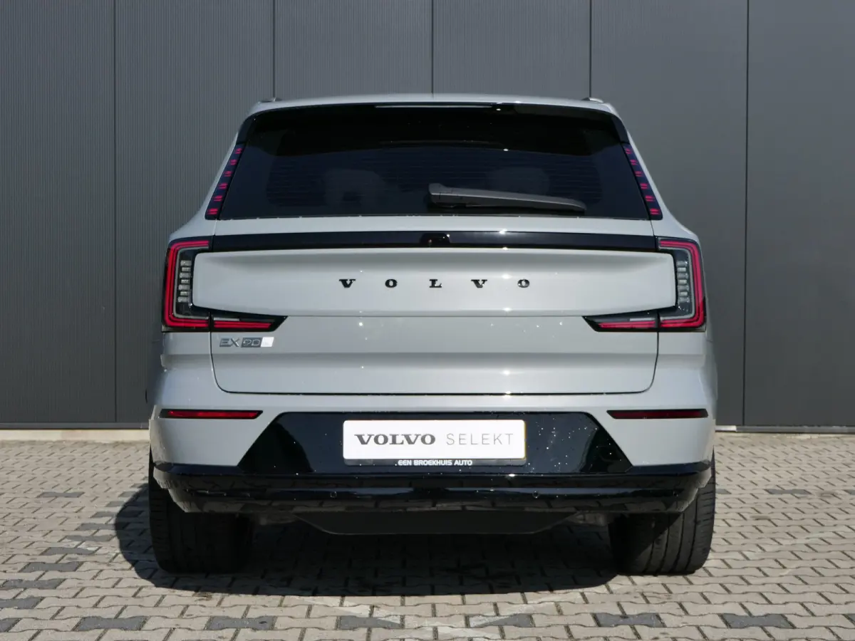Twin Motor Performance Ultra 7p. 111 kWh | Bowers&Wilkins | Luchtvering | Tailored Wool | 22 Inch |Park-Assist Pakket
