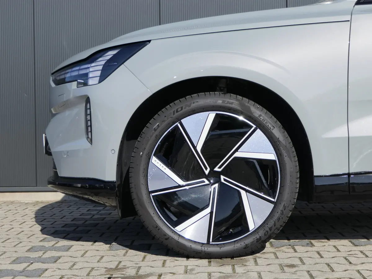 Twin Motor Performance Ultra 7p. 111 kWh | Bowers&Wilkins | Luchtvering | Tailored Wool | 22 Inch |Park-Assist Pakket