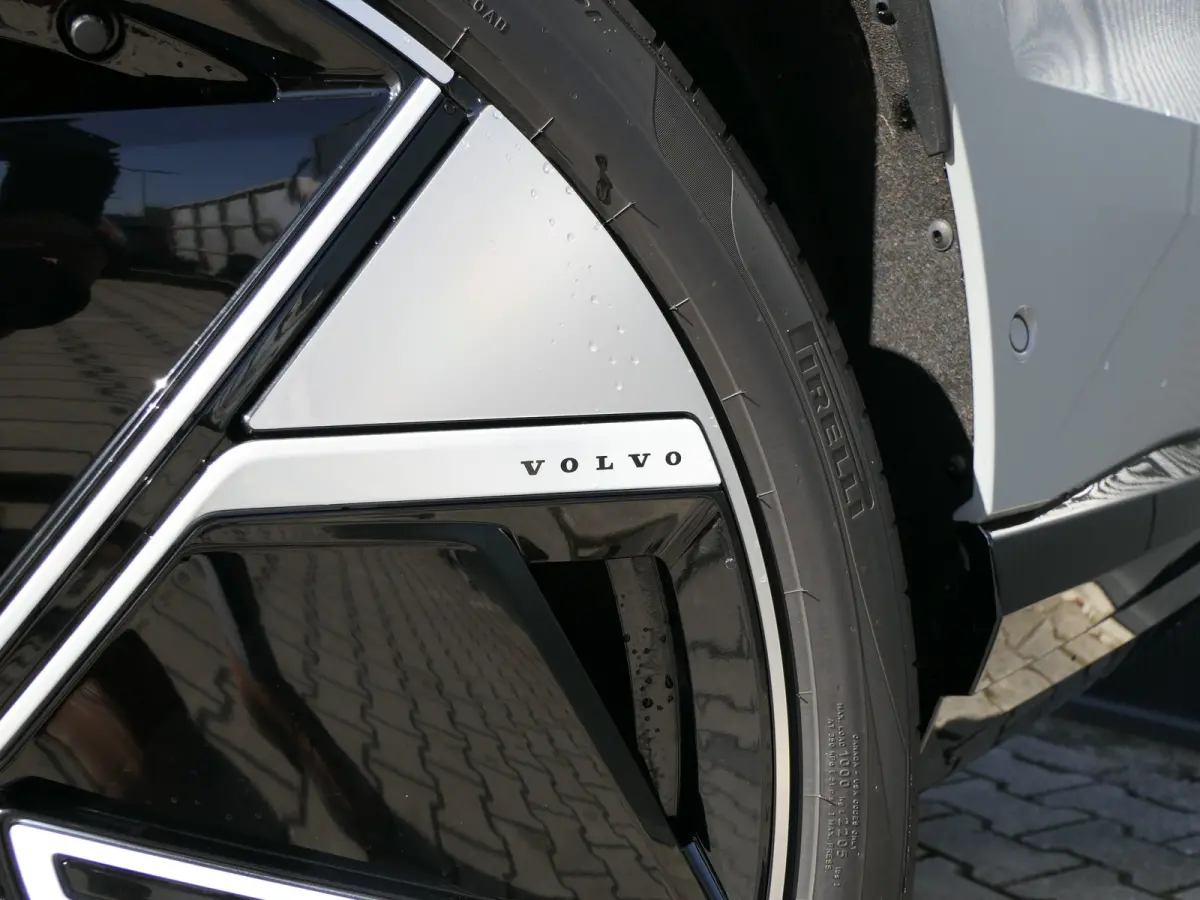 Twin Motor Performance Ultra 7p. 111 kWh | Bowers&Wilkins | Luchtvering | Tailored Wool | 22 Inch |Park-Assist Pakket