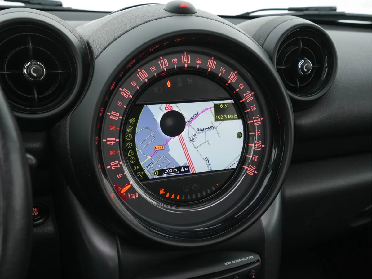 Mini 2.0 Cooper SD ALL4 Pepper *PANO | LEATHER | BI-XENON | NAVI-FULLMAP | HEATED-COMFORTSEATS | ECC | HEATED-SEATS | PDC | CRUISE | TOWBAR | 17''ALU*