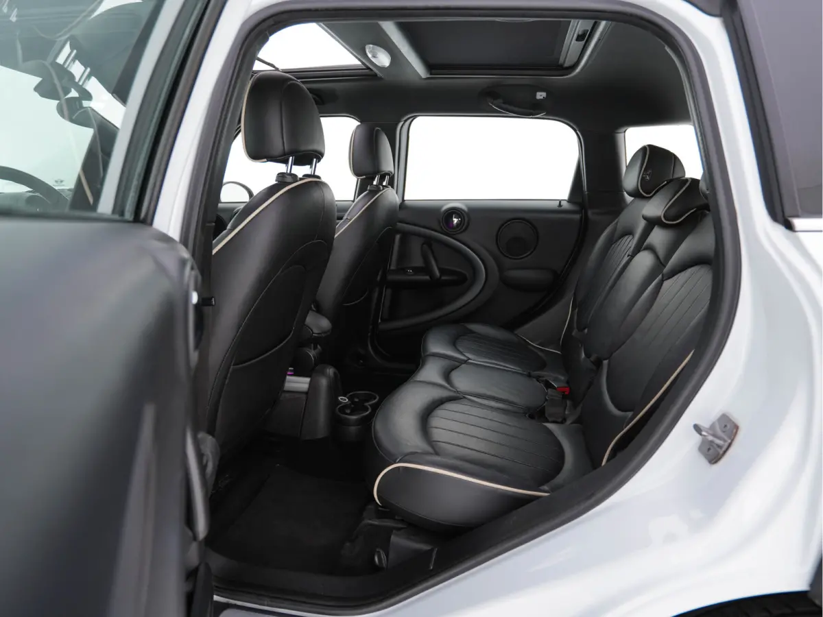 Mini 2.0 Cooper SD ALL4 Pepper *PANO | LEATHER | BI-XENON | NAVI-FULLMAP | HEATED-COMFORTSEATS | ECC | HEATED-SEATS | PDC | CRUISE | TOWBAR | 17''ALU*