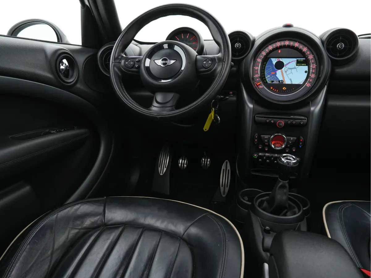 Mini 2.0 Cooper SD ALL4 Pepper *PANO | LEATHER | BI-XENON | NAVI-FULLMAP | HEATED-COMFORTSEATS | ECC | HEATED-SEATS | PDC | CRUISE | TOWBAR | 17''ALU*