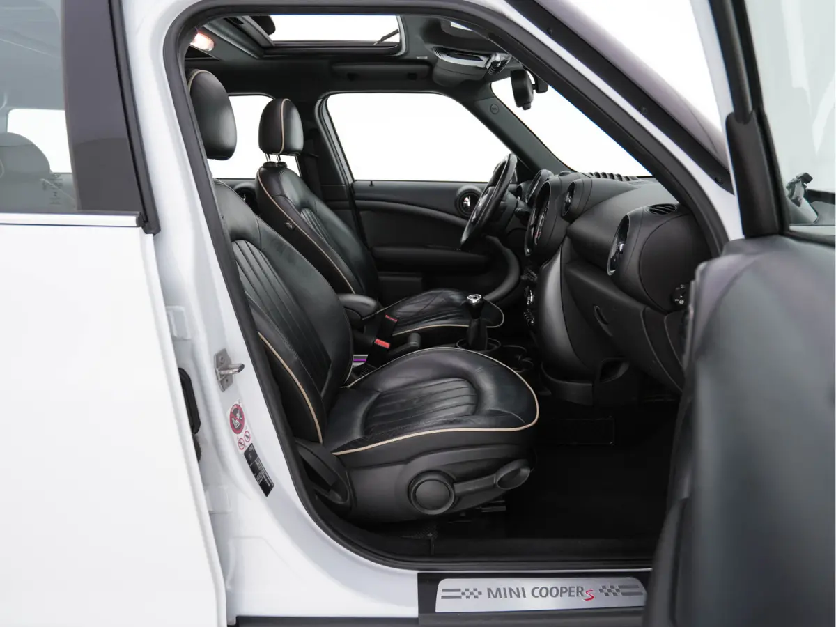 Mini 2.0 Cooper SD ALL4 Pepper *PANO | LEATHER | BI-XENON | NAVI-FULLMAP | HEATED-COMFORTSEATS | ECC | HEATED-SEATS | PDC | CRUISE | TOWBAR | 17''ALU*