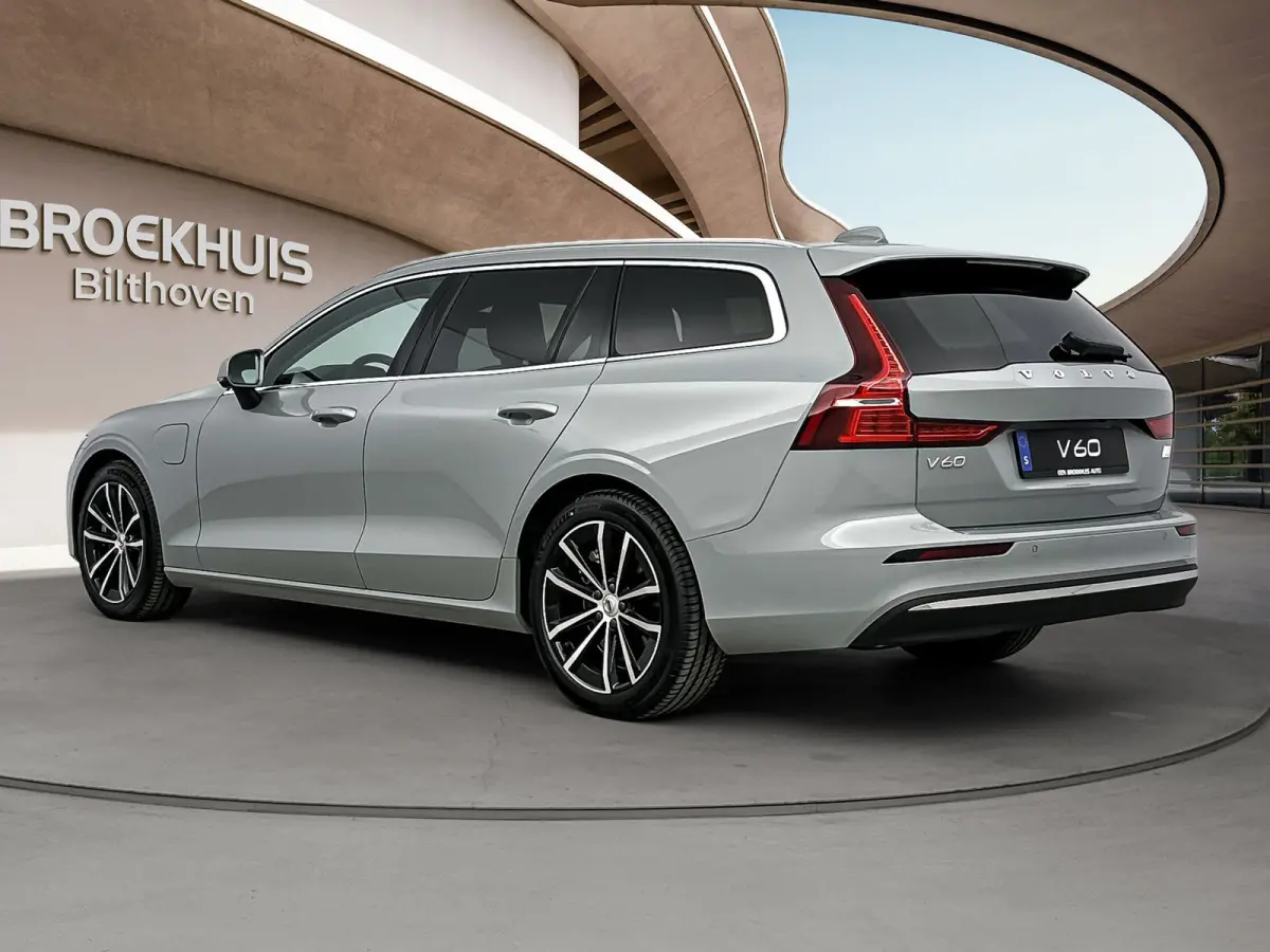 2.0 T6 Plug-in hybrid AWD Core Bright | VAPOUR GREY | BLIS | Voorruitverwarming | Stoelverw. V+A | Stuurverw. | PDC + Camera | Extra getint glas | Adaptive Cruiscontrol |