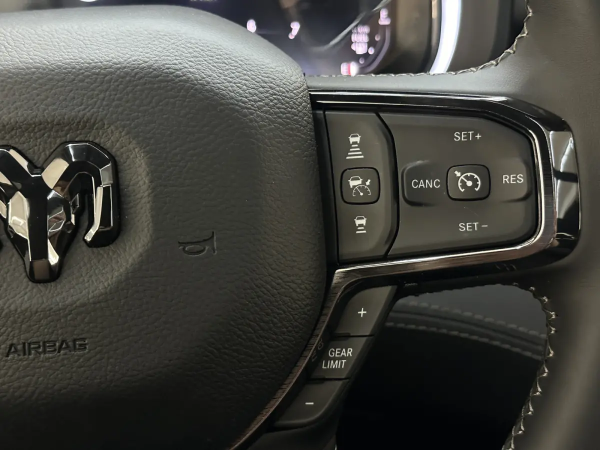 1500 5.7 V8 4x4 Crew Cab Limited