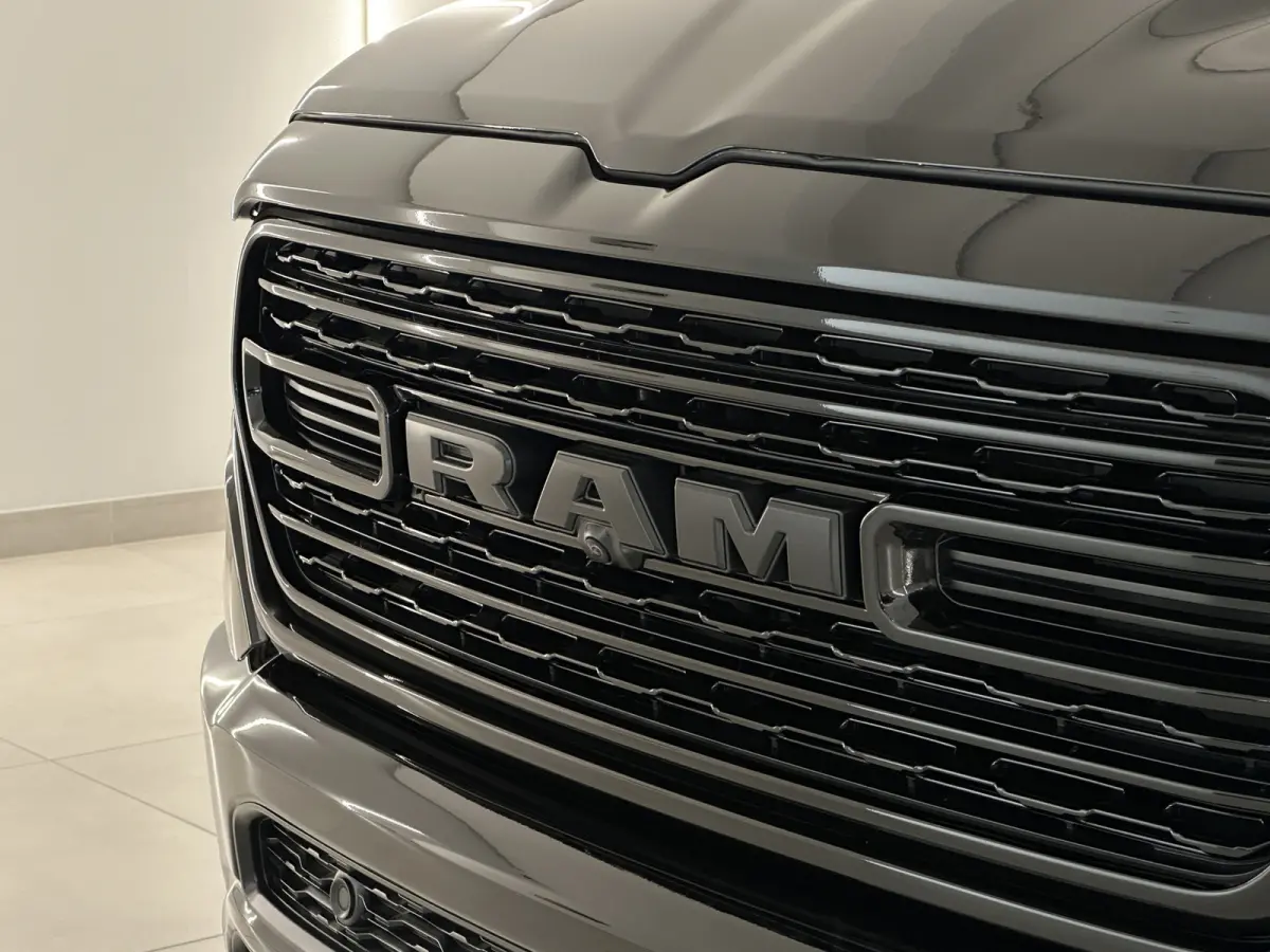 1500 5.7 V8 4x4 Crew Cab Limited