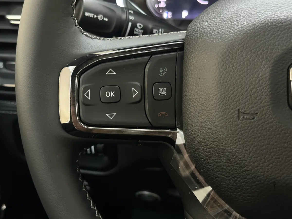 1500 5.7 V8 4x4 Crew Cab Limited