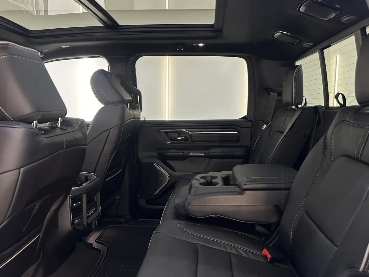 1500 5.7 V8 4x4 Crew Cab Limited