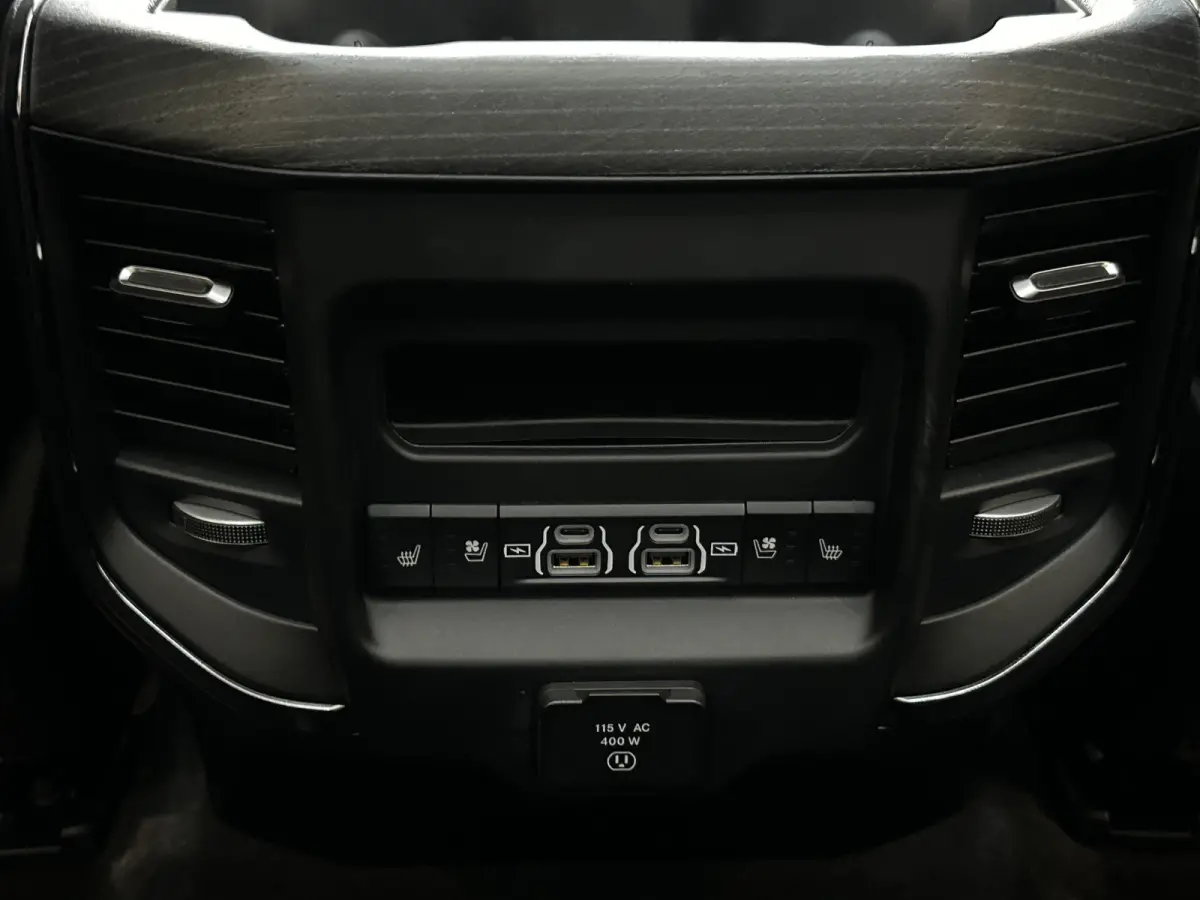 1500 5.7 V8 4x4 Crew Cab Limited