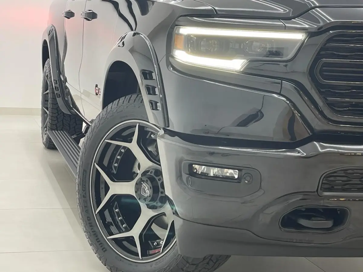 1500 5.7 V8 Limited RED Widebody Carway Edition