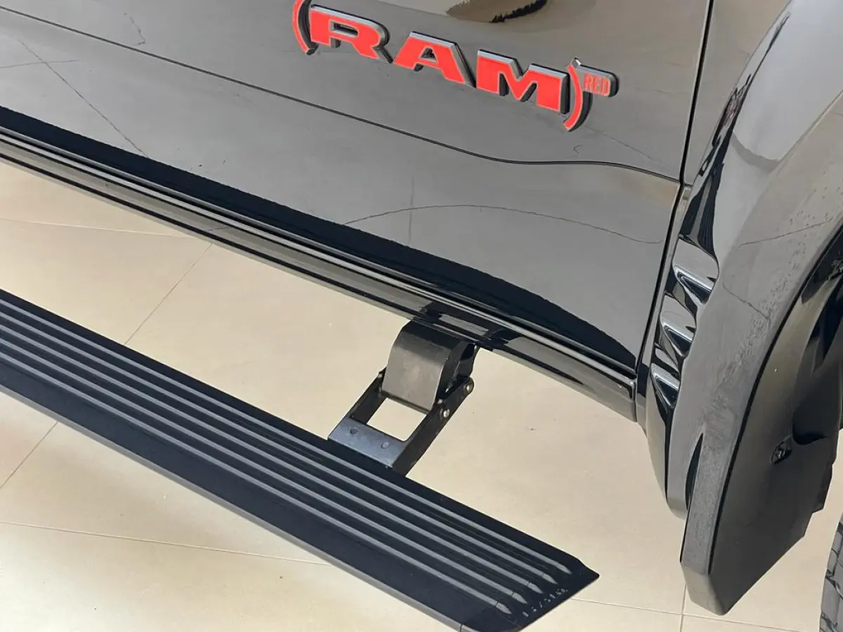 1500 5.7 V8 Limited RED Widebody Carway Edition