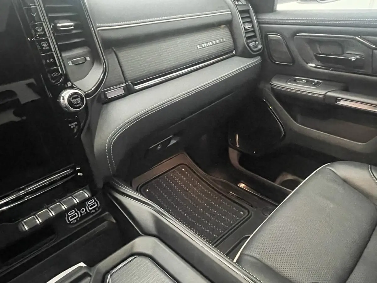 1500 5.7 V8 Limited RED Widebody Carway Edition