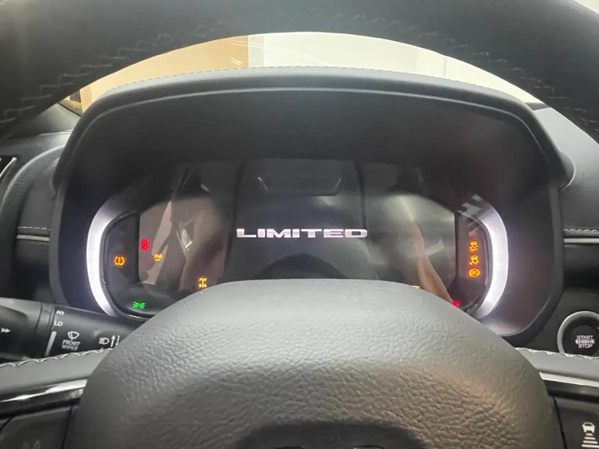 1500 5.7 V8 Limited RED Widebody Carway Edition