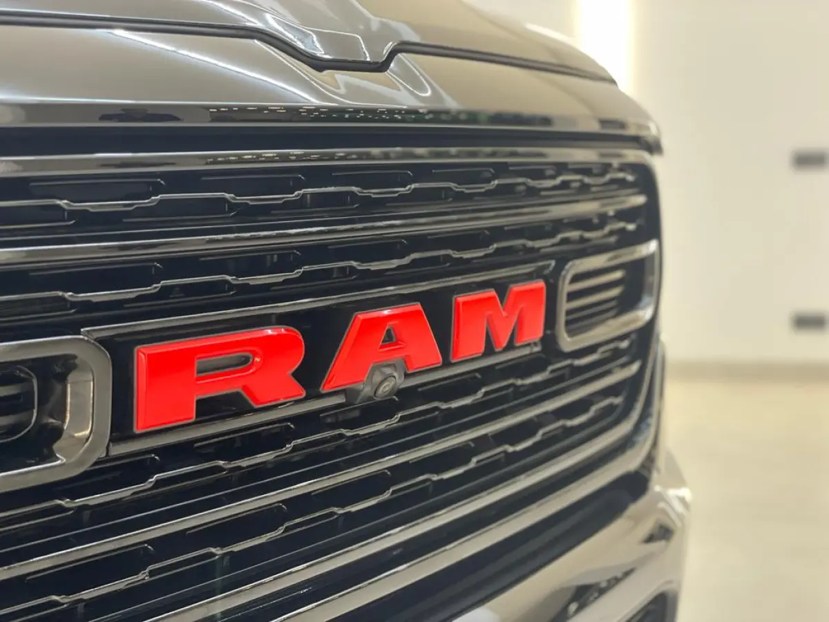 1500 5.7 V8 Limited RED Widebody Carway Edition