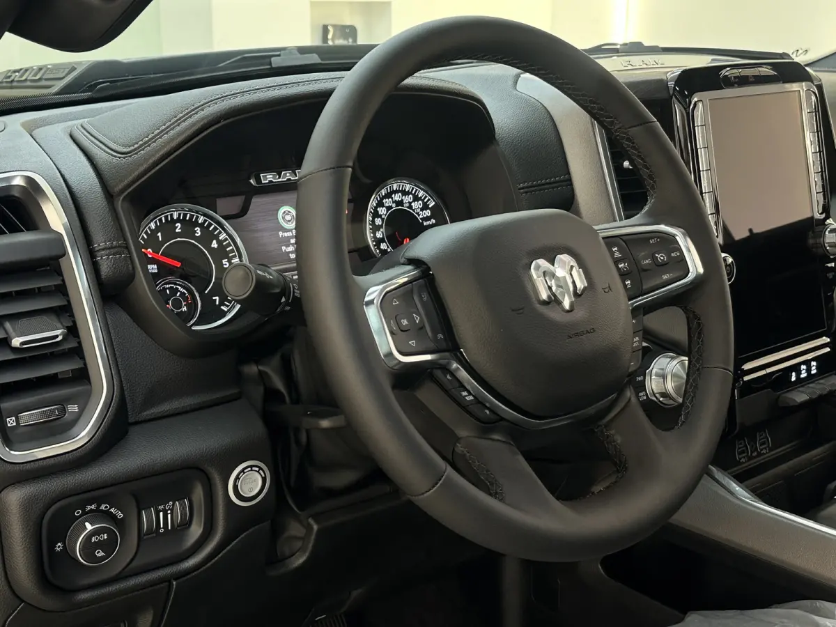 MY2025 Laramie Sport 3.0L TT Hurrican 420pk