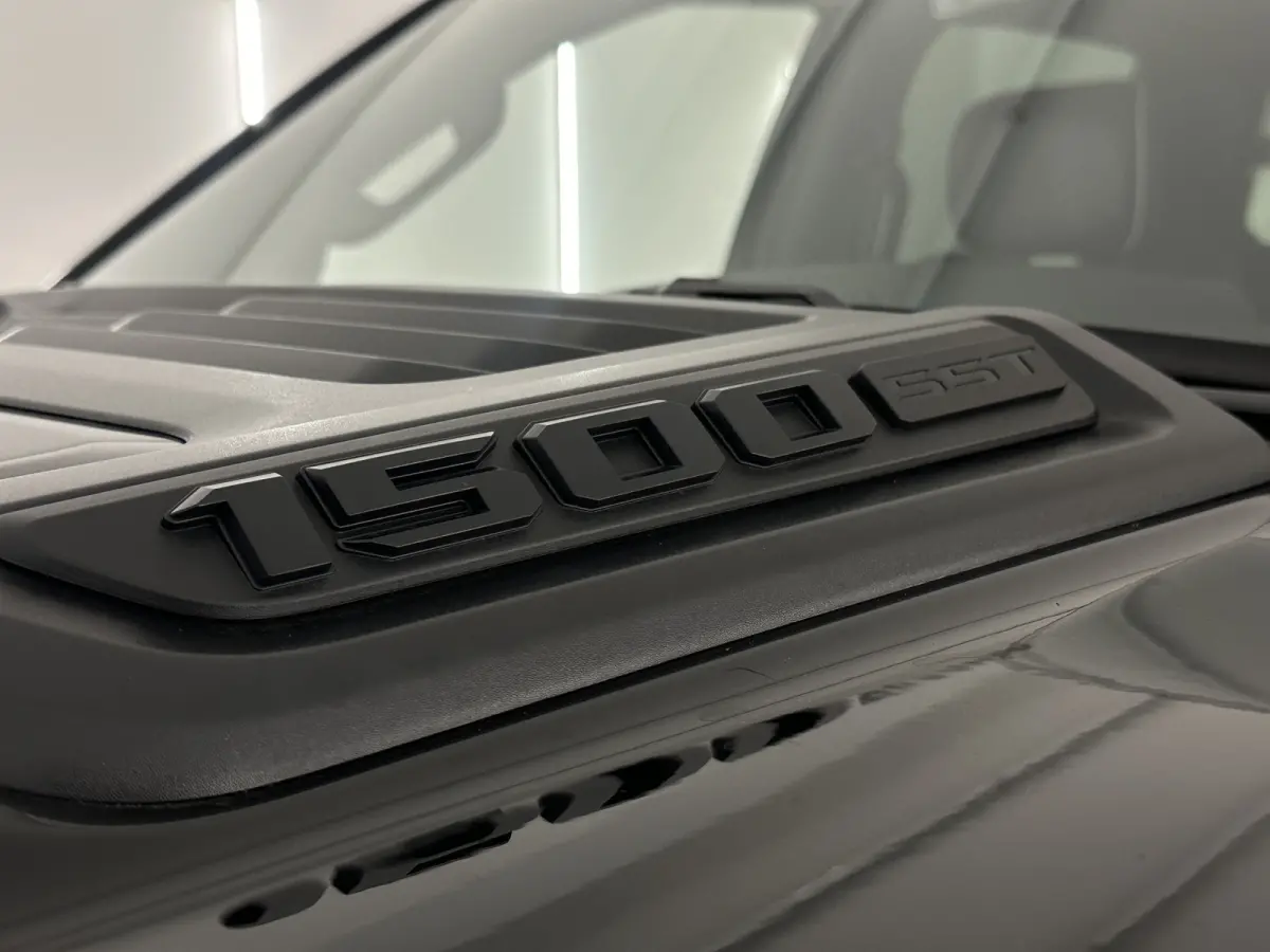 MY2025 Laramie Sport 3.0L TT Hurrican 420pk