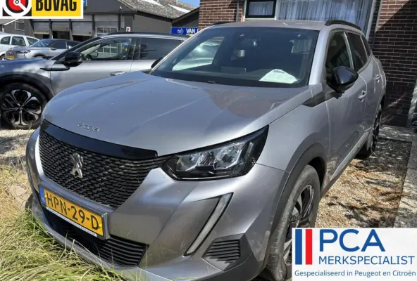 1.2 PureTech Allure 130 pk navigatie en camera cruise control