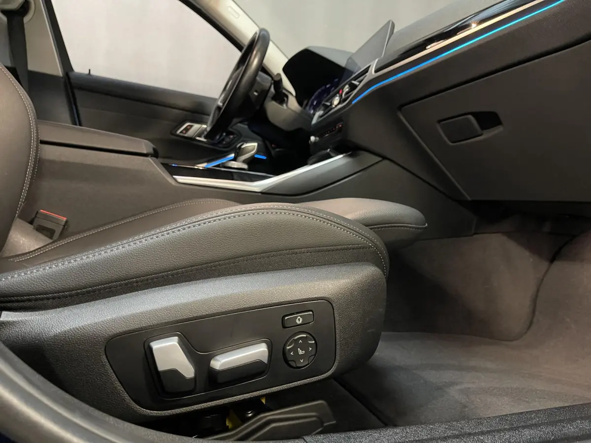 330e xDrive Sport Line 18"/Sportstoelen + memory/Stoel + stuurverwarming/Keyless/PDC/Apple Carplay & Android Auto