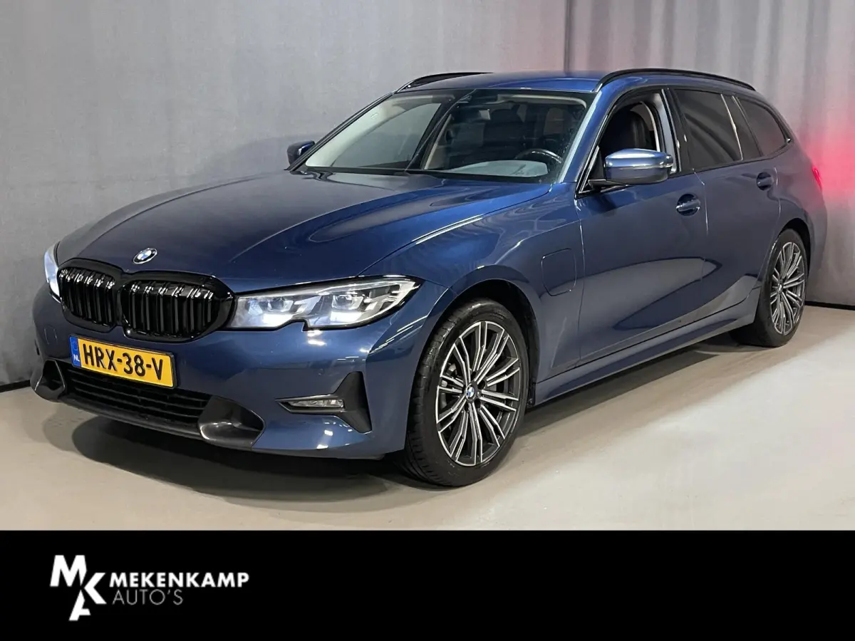 330e xDrive Sport Line 18"/Sportstoelen + memory/Stoel + stuurverwarming/Keyless/PDC/Apple Carplay & Android Auto