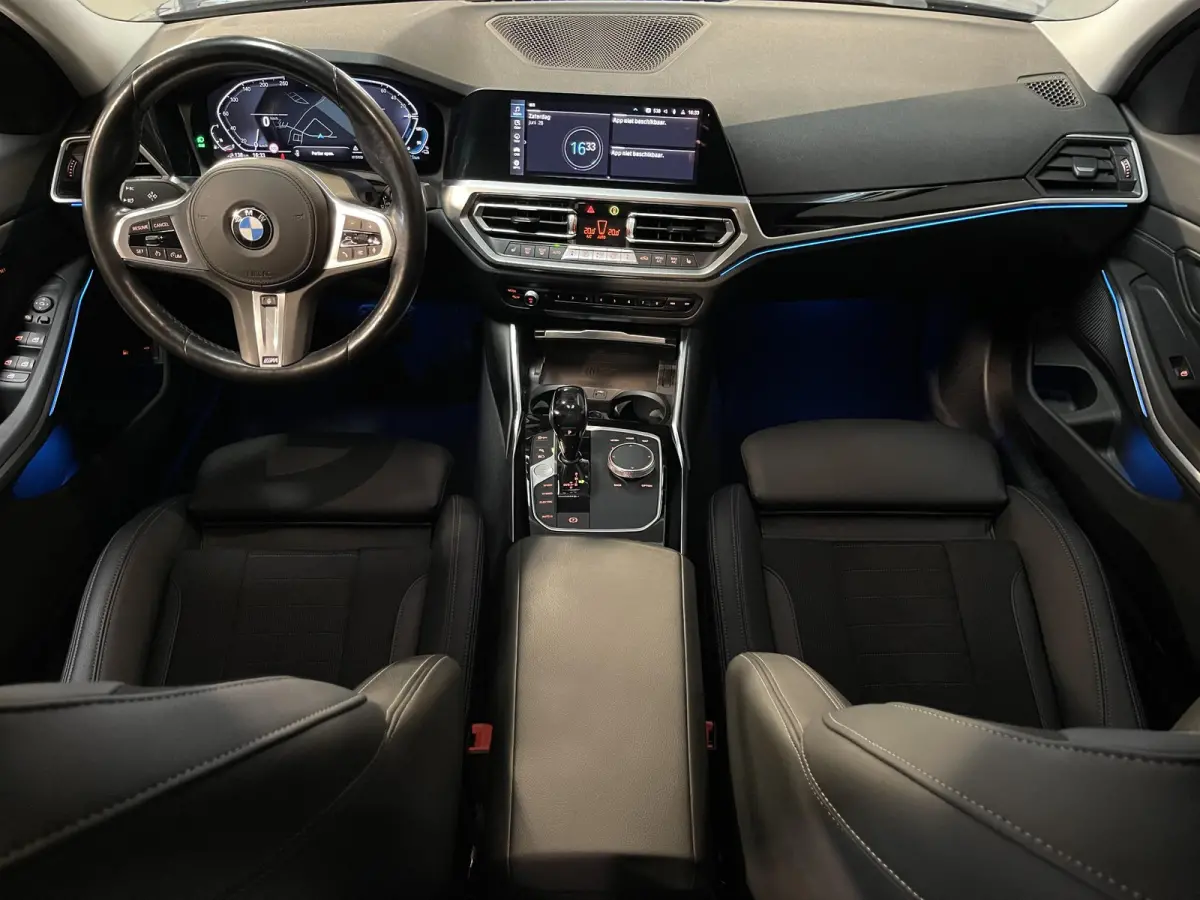 330e xDrive Sport Line 18"/Sportstoelen + memory/Stoel + stuurverwarming/Keyless/PDC/Apple Carplay & Android Auto