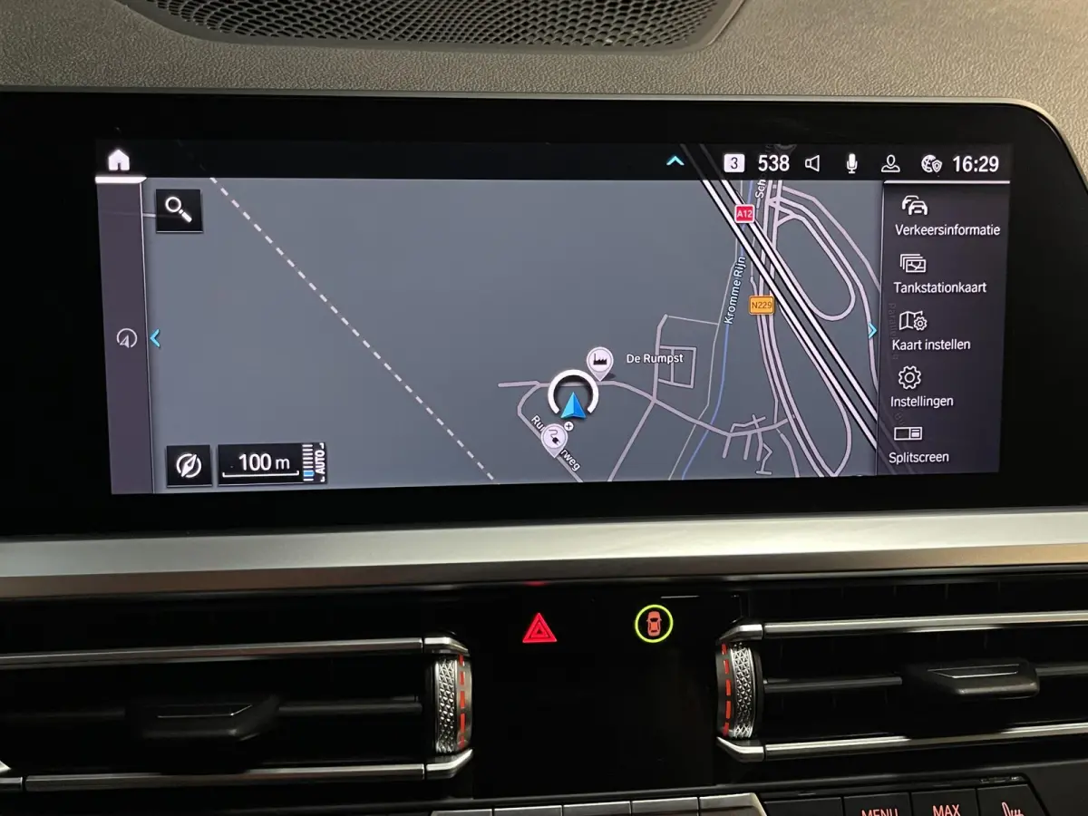 330e xDrive Sport Line 18"/Sportstoelen + memory/Stoel + stuurverwarming/Keyless/PDC/Apple Carplay & Android Auto