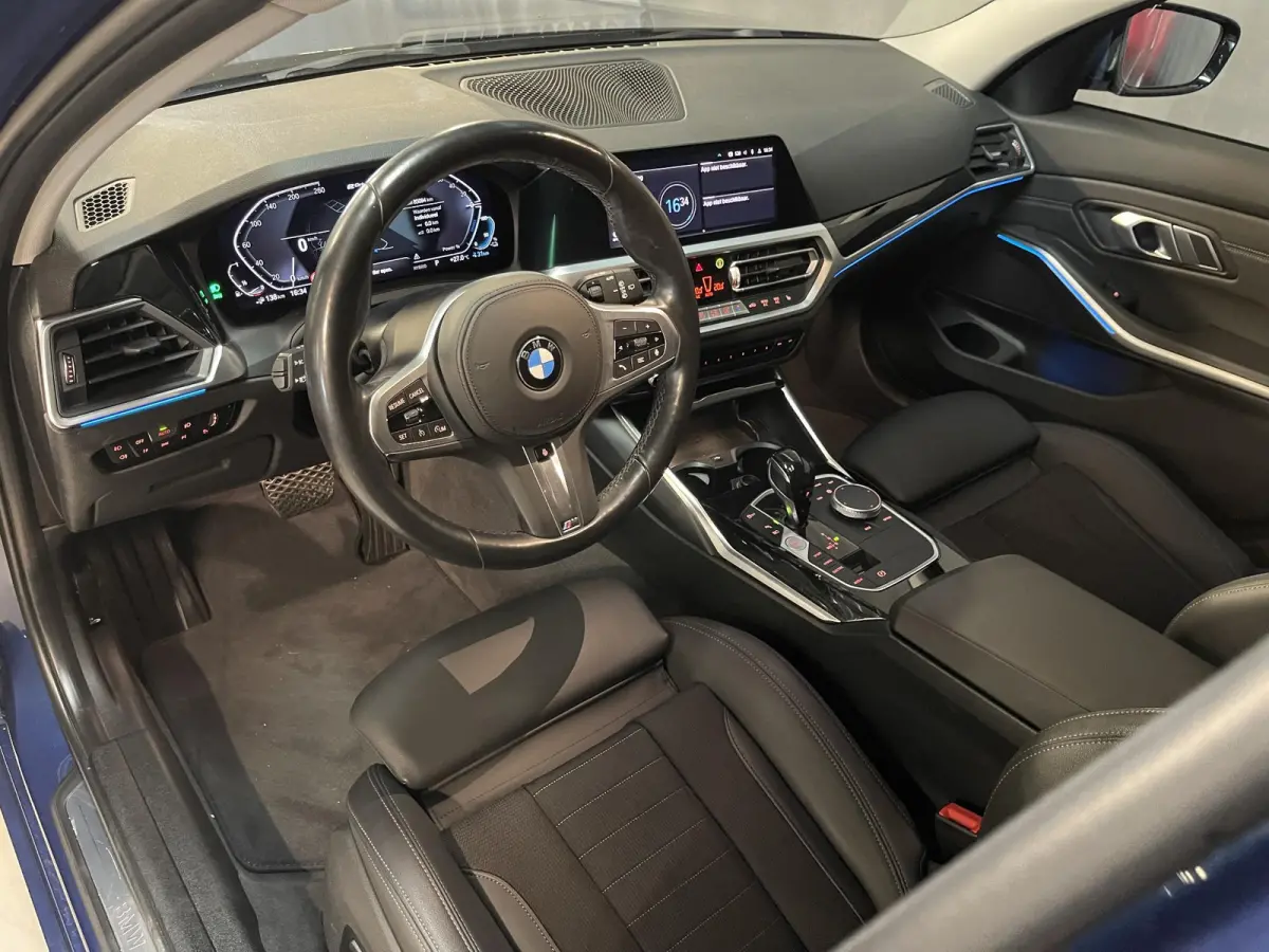 330e xDrive Sport Line 18"/Sportstoelen + memory/Stoel + stuurverwarming/Keyless/PDC/Apple Carplay & Android Auto