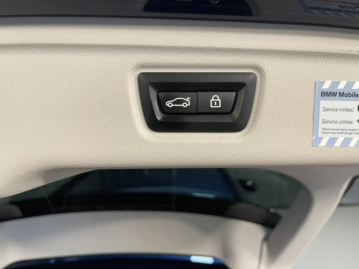 330e xDrive Sport Line 18"/Sportstoelen + memory/Stoel + stuurverwarming/Keyless/PDC/Apple Carplay & Android Auto