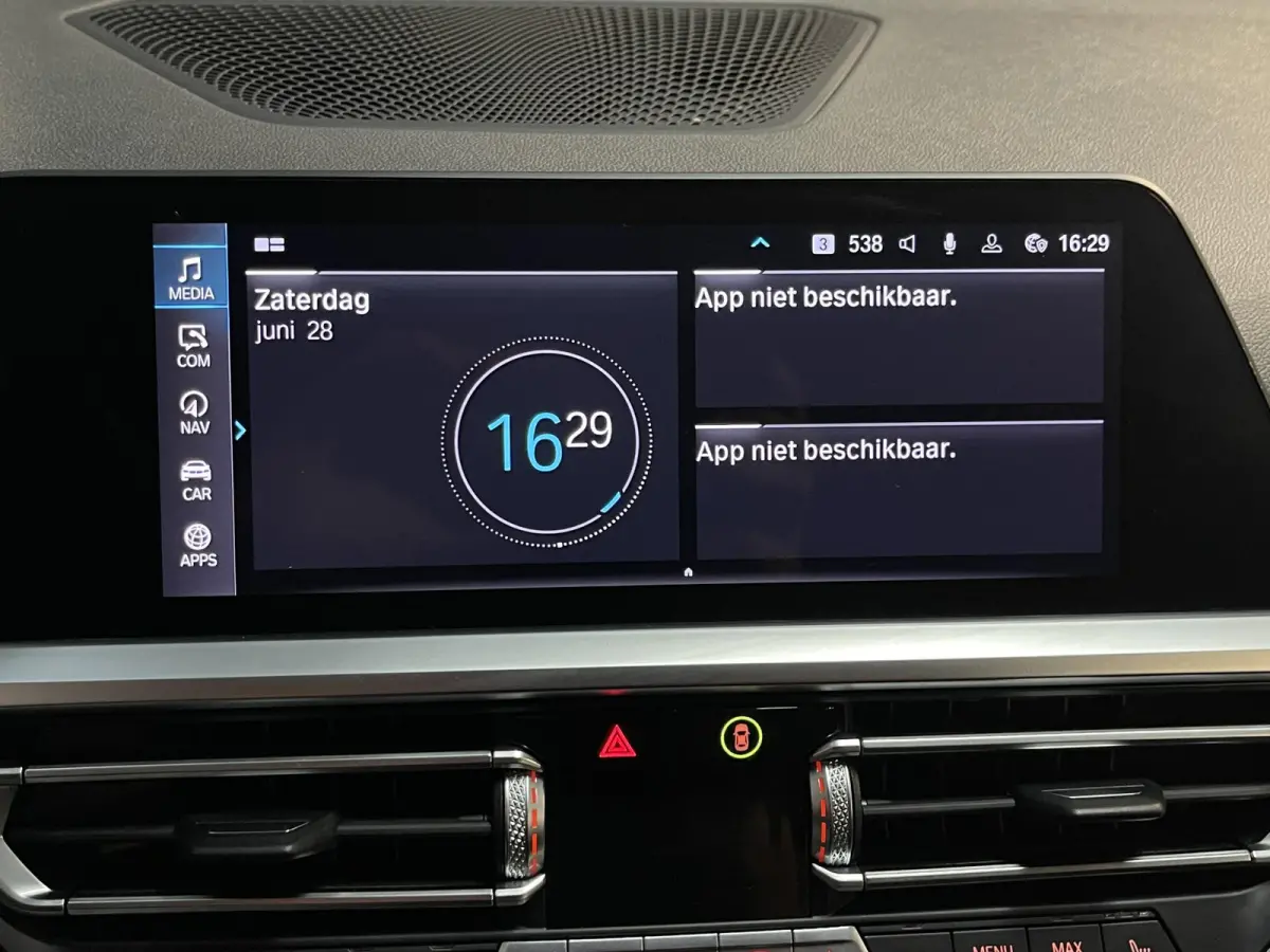330e xDrive Sport Line 18"/Sportstoelen + memory/Stoel + stuurverwarming/Keyless/PDC/Apple Carplay & Android Auto