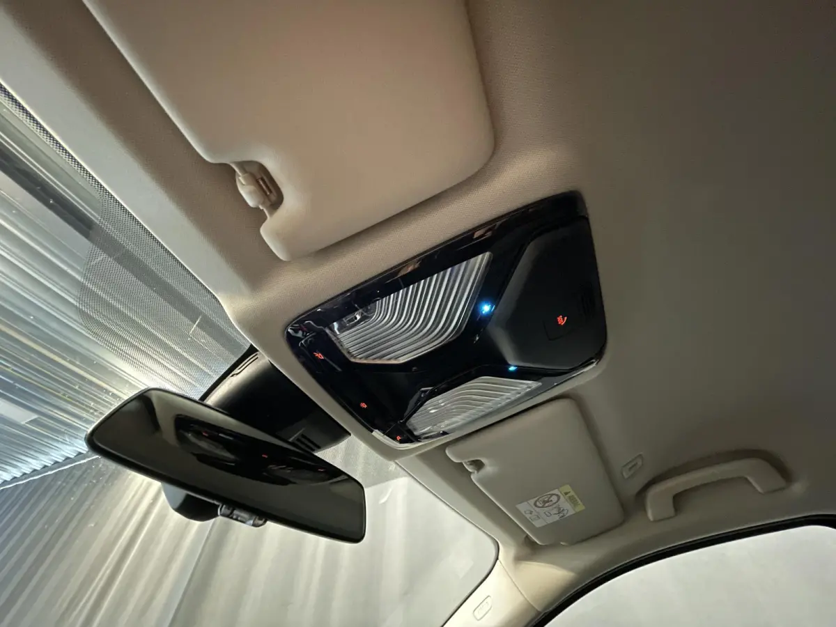 330e xDrive Sport Line 18"/Sportstoelen + memory/Stoel + stuurverwarming/Keyless/PDC/Apple Carplay & Android Auto