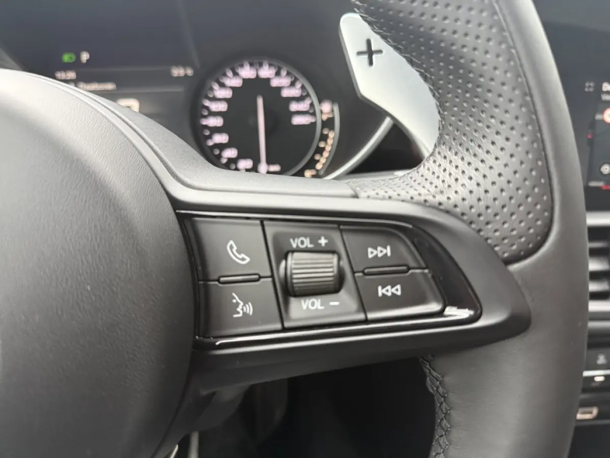 2.0 T Q4 Veloce AWD 280PK | Panoramadak | ACC | Navi