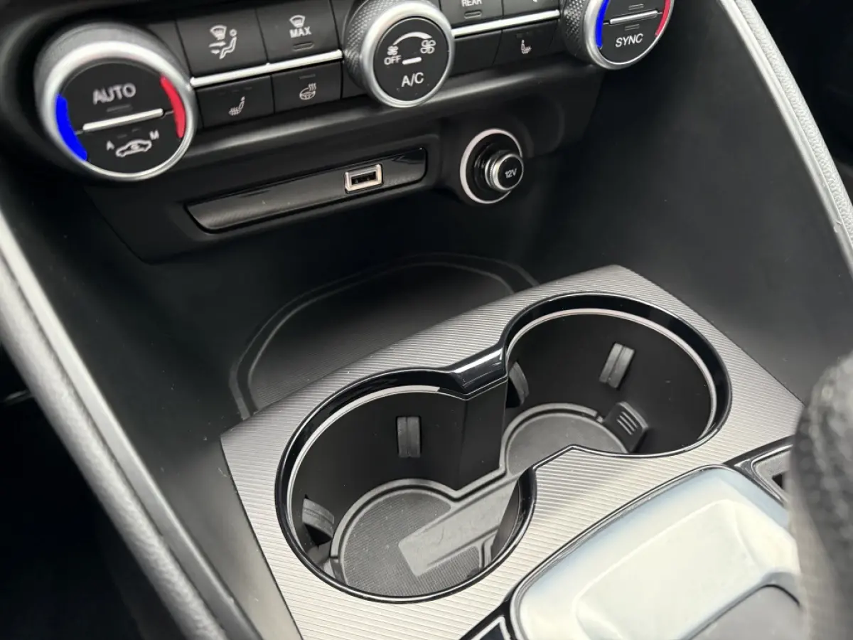 2.0 T Q4 Veloce AWD 280PK | Panoramadak | ACC | Navi