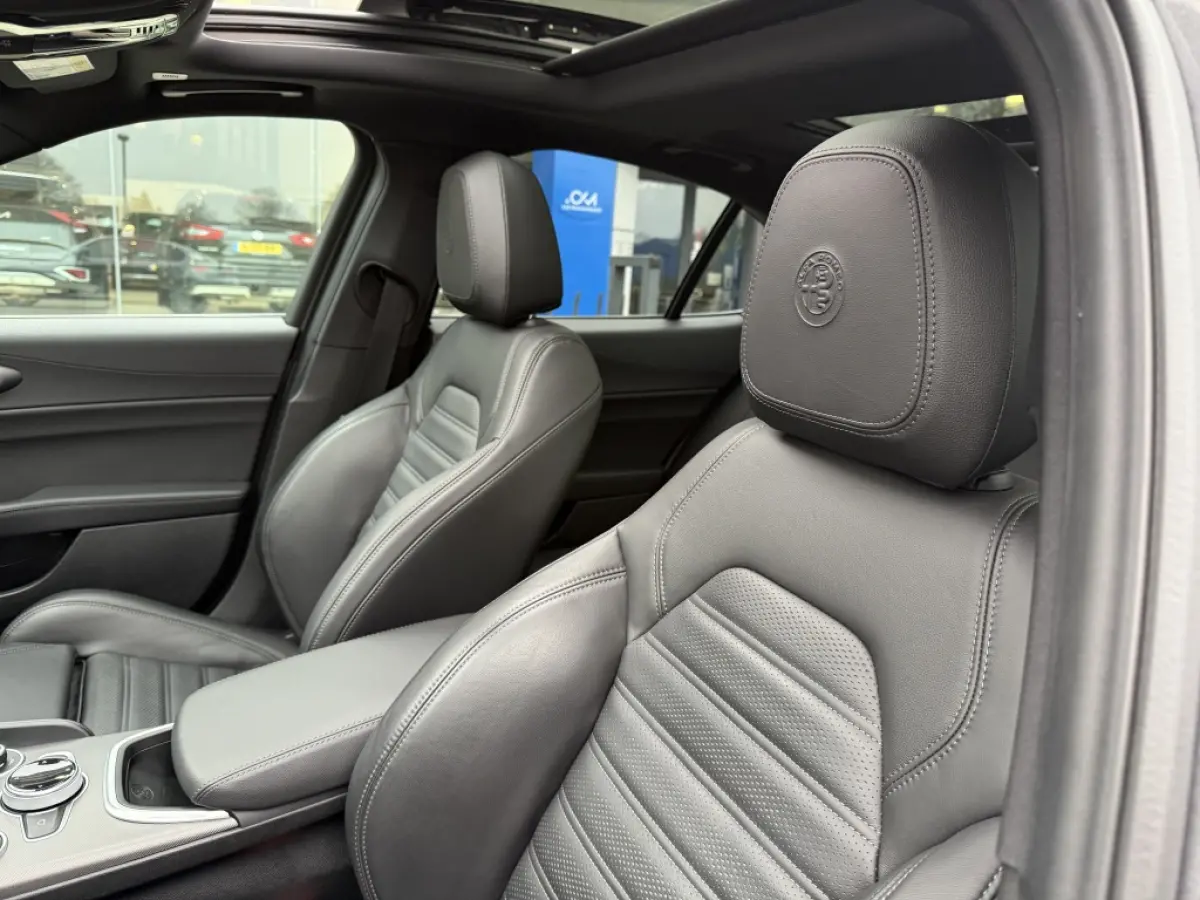 2.0 T Q4 Veloce AWD 280PK | Panoramadak | ACC | Navi