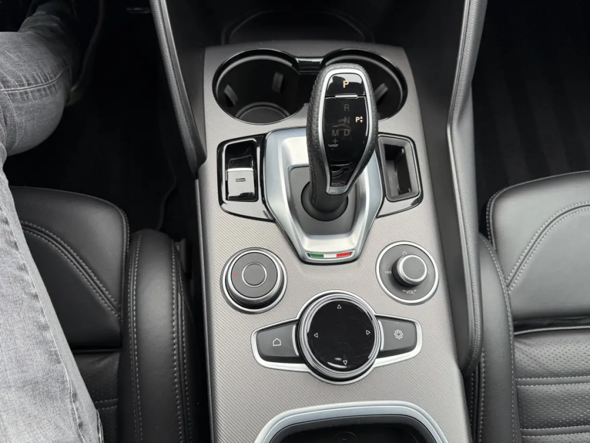 2.0 T Q4 Veloce AWD 280PK | Panoramadak | ACC | Navi