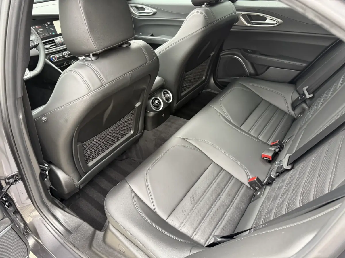 2.0 T Q4 Veloce AWD 280PK | Panoramadak | ACC | Navi