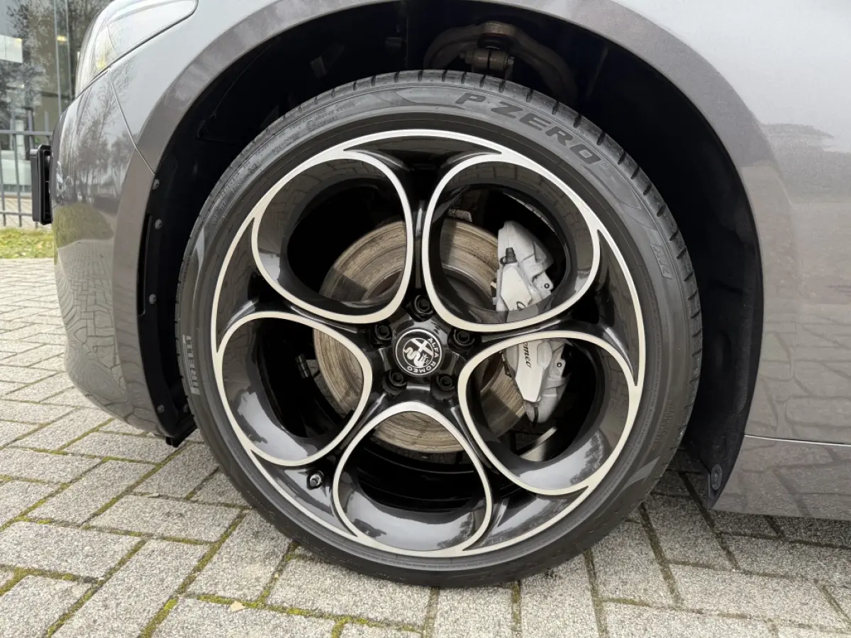 2.0 T Q4 Veloce AWD 280PK | Panoramadak | ACC | Navi