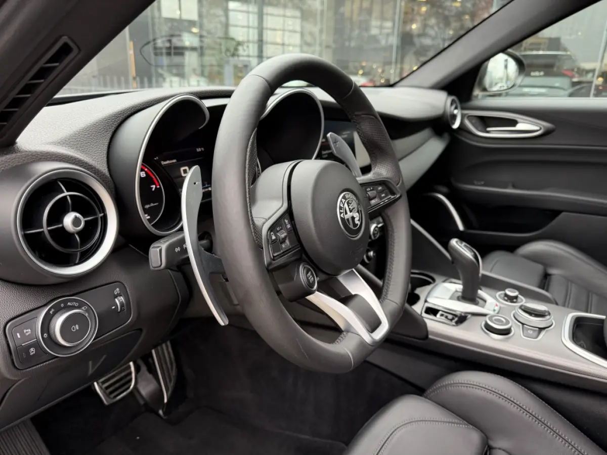 2.0 T Q4 Veloce AWD 280PK | Panoramadak | ACC | Navi