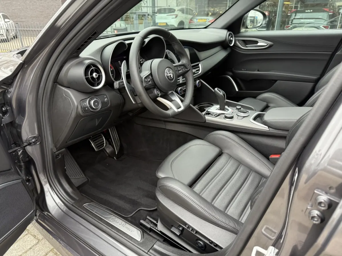 2.0 T Q4 Veloce AWD 280PK | Panoramadak | ACC | Navi