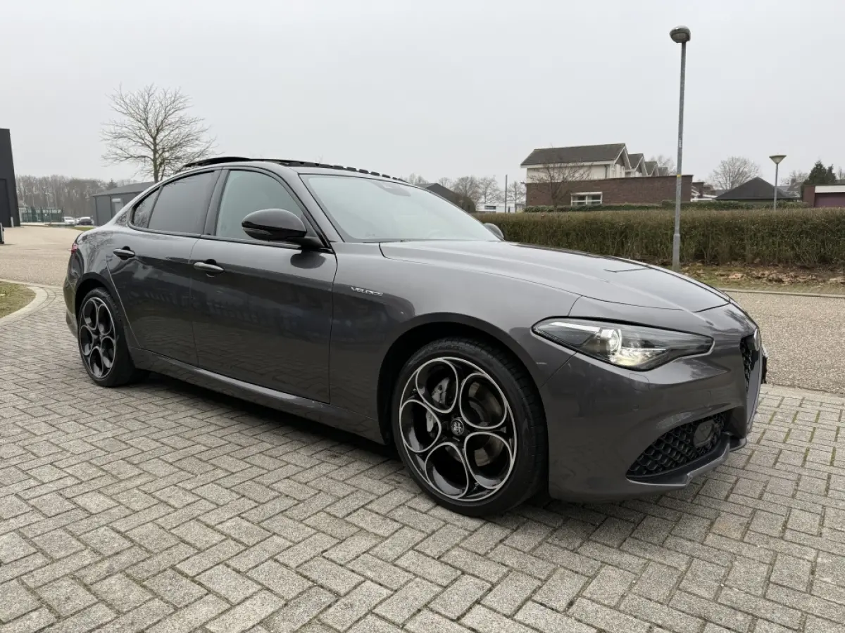 2.0 T Q4 Veloce AWD 280PK | Panoramadak | ACC | Navi