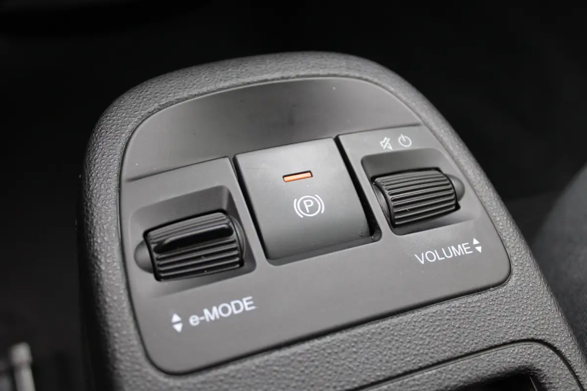 500e / Cabrio/elektrisch Icon 24 kWh / Cabrio / Navigatie / Voorstoelen Verwarmd / Bluetooth / Cruise Control /