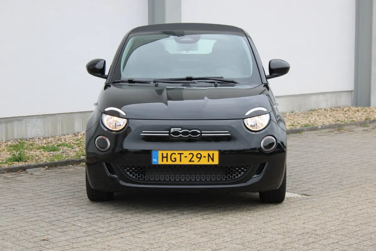 500e / Cabrio/elektrisch Icon 24 kWh / Cabrio / Navigatie / Voorstoelen Verwarmd / Bluetooth / Cruise Control /