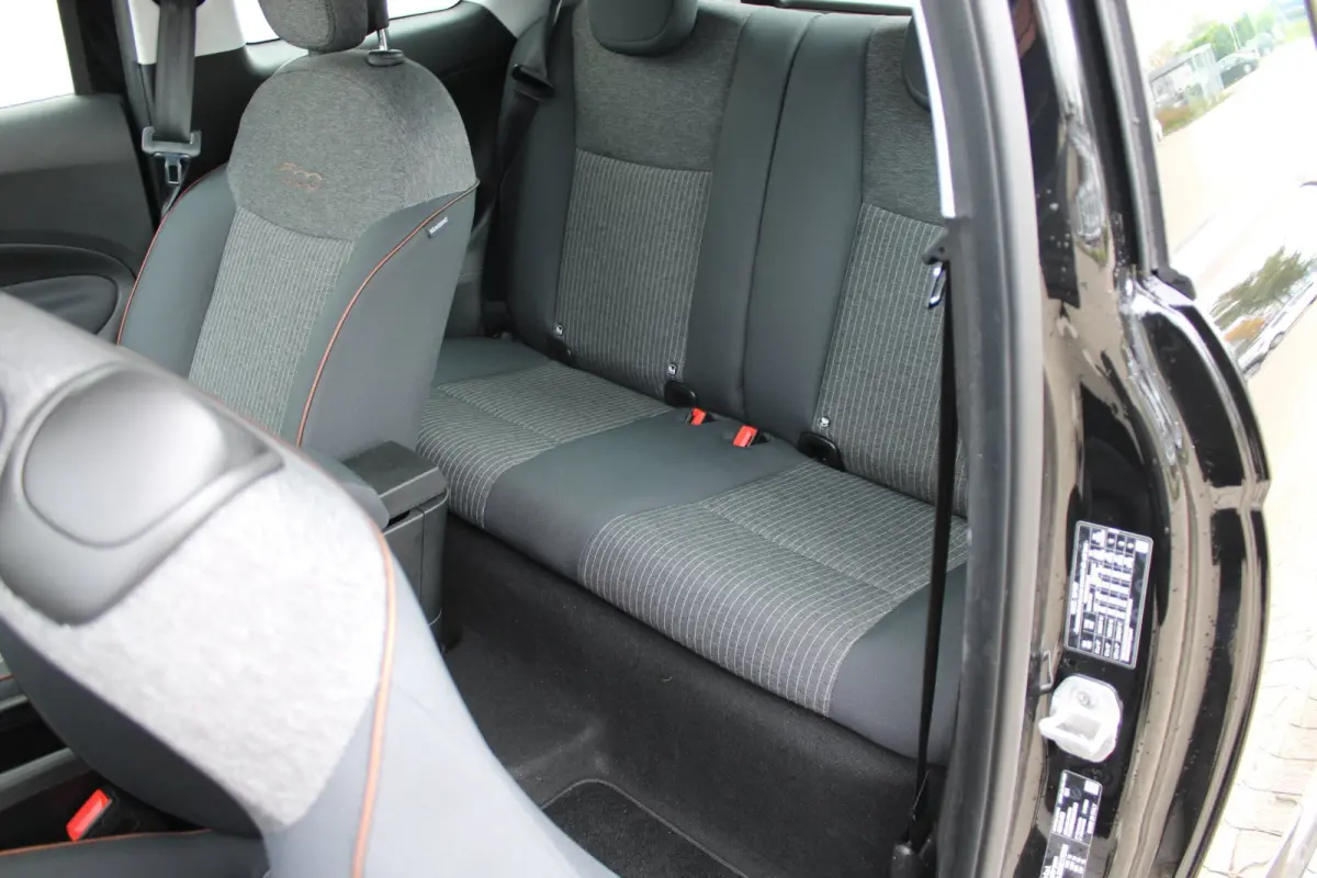 500e / Cabrio/elektrisch Icon 24 kWh / Cabrio / Navigatie / Voorstoelen Verwarmd / Bluetooth / Cruise Control /