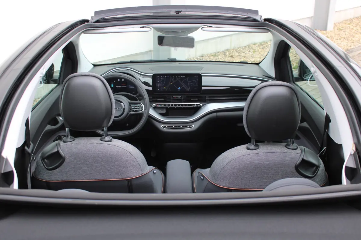 500e / Cabrio/elektrisch Icon 24 kWh / Cabrio / Navigatie / Voorstoelen Verwarmd / Bluetooth / Cruise Control /
