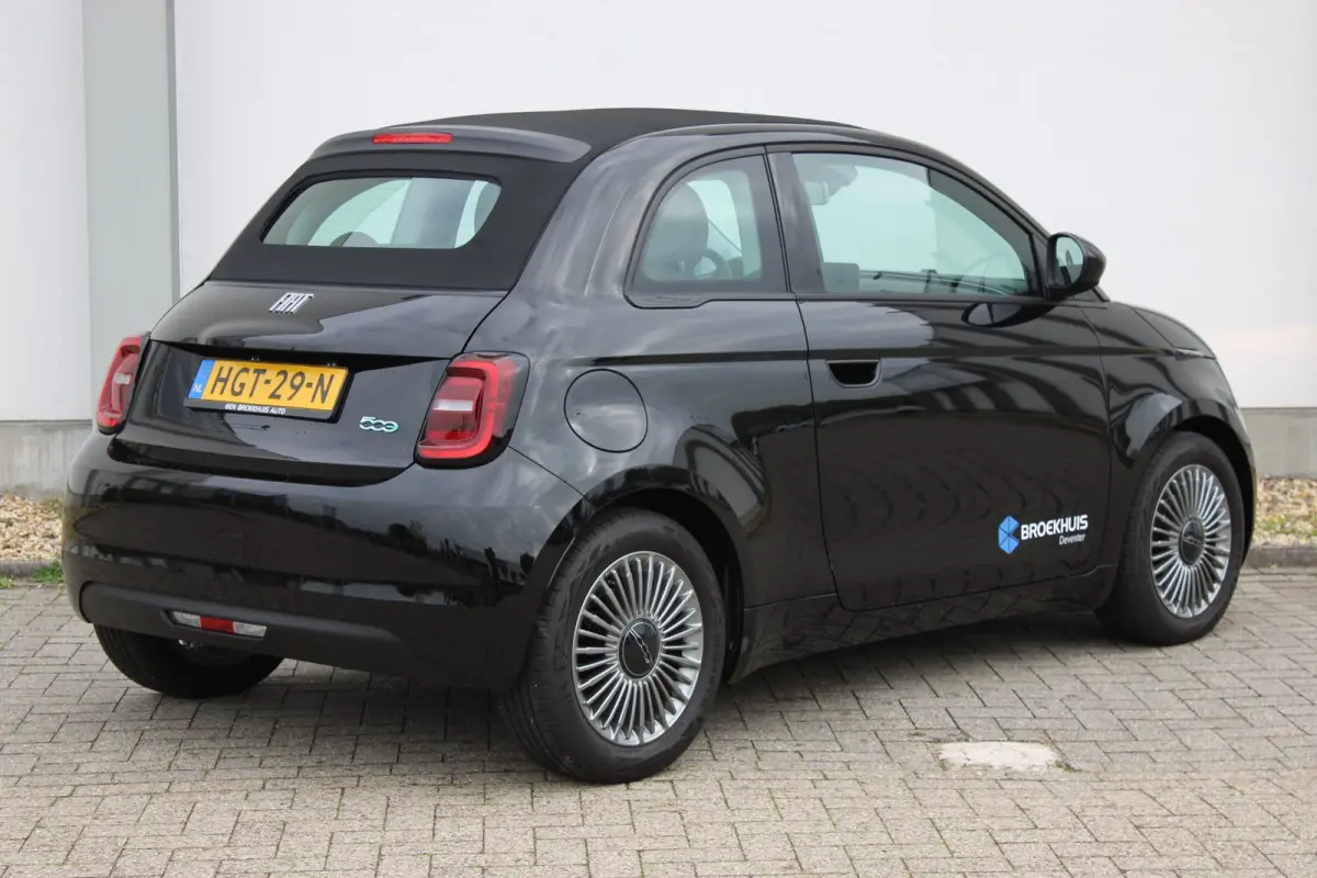 500e / Cabrio/elektrisch Icon 24 kWh / Cabrio / Navigatie / Voorstoelen Verwarmd / Bluetooth / Cruise Control /