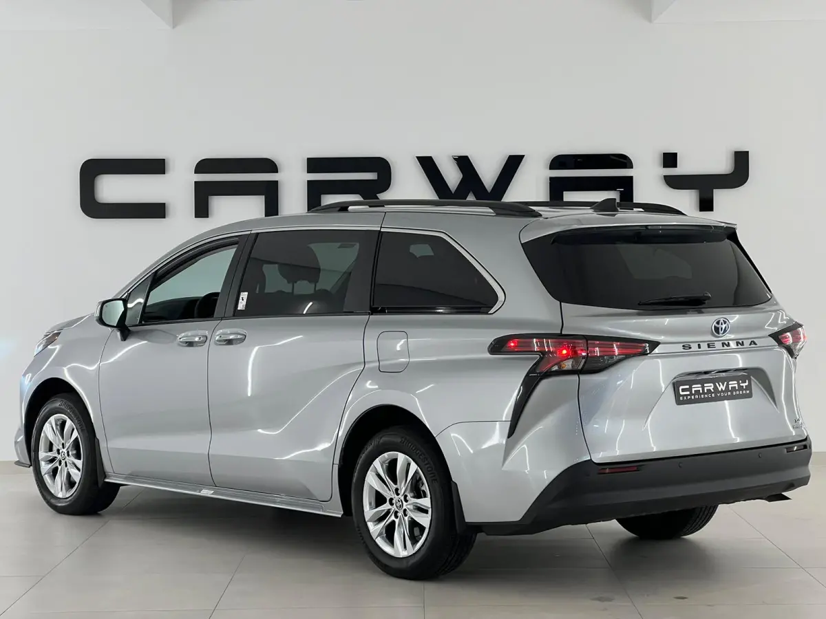 2.5 Hybrid Luxe XLE