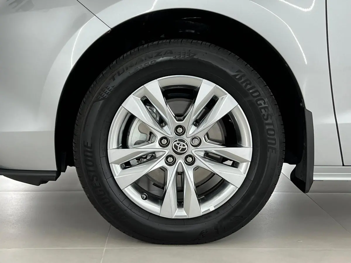 2.5 Hybrid Luxe XLE