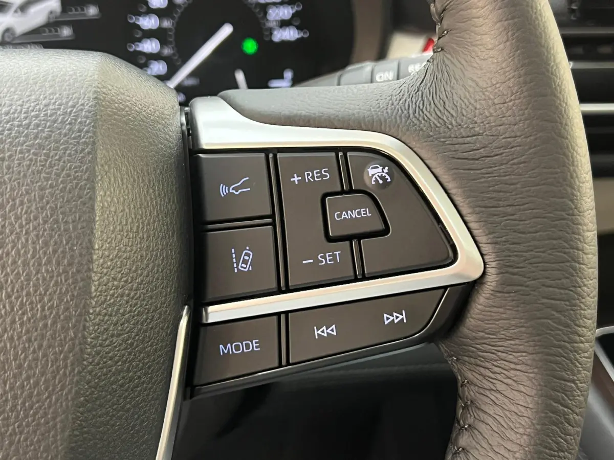 2.5 Hybrid Luxe XLE