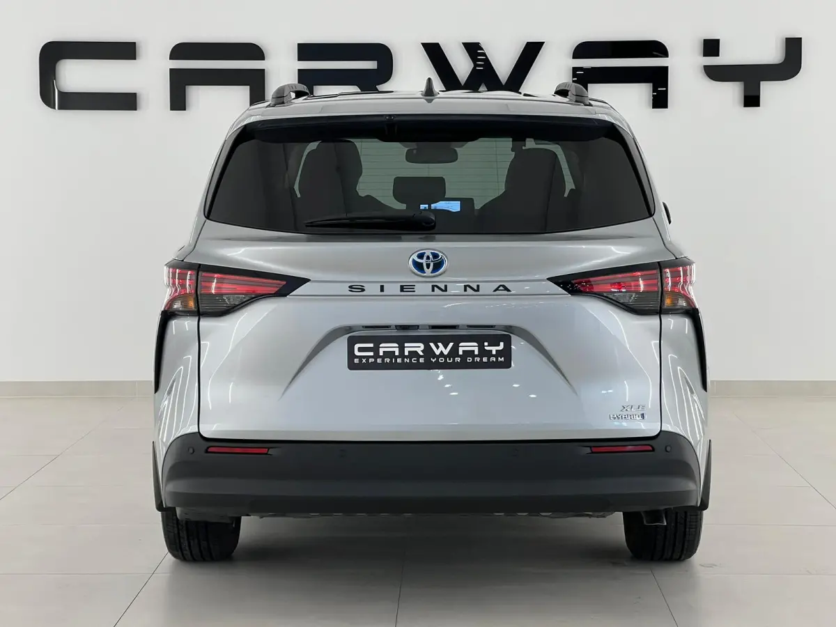 2.5 Hybrid Luxe XLE