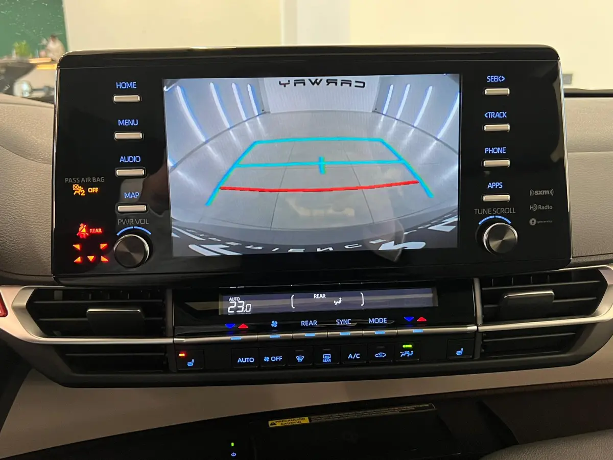 2.5 Hybrid Luxe XLE